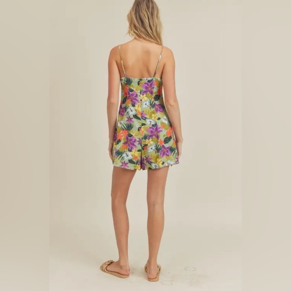 LUSH Tropical Print Twist Front Romper Size L - Picture 2 of 12